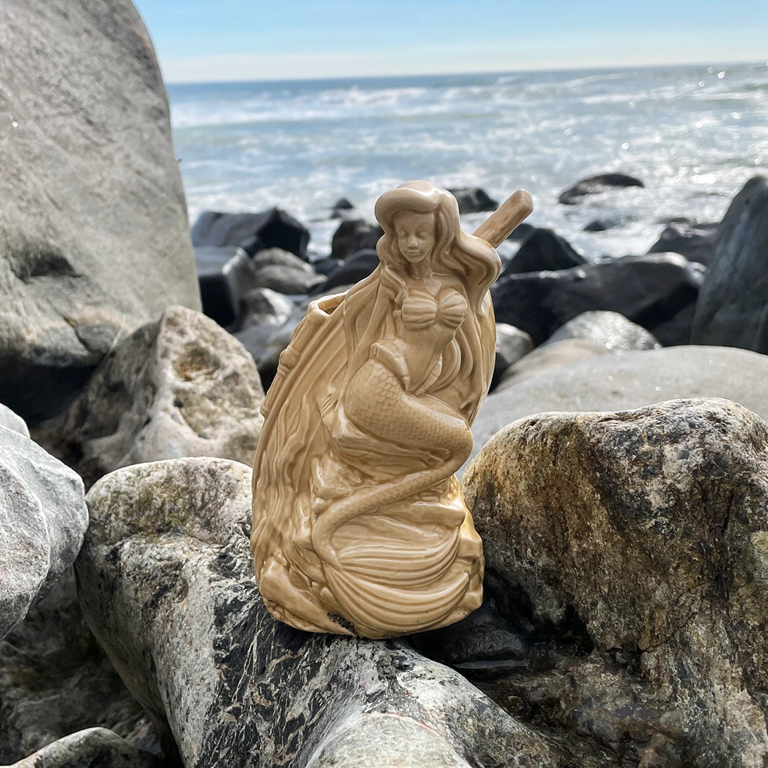 Mondo The Little Mermaid - Ariel Tiki Mug (Sand) 3 Mondo The Little Mermaid - Ariel Tiki Mug (Sand)