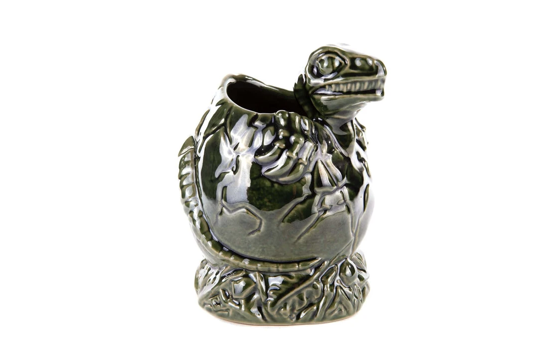 Mondo Jurassic Park – Baby Raptor Tiki Mug (Isla Nublar Variant) Mondo Jurassic Park – Baby Raptor Tiki Mug (Isla Nublar Variant)