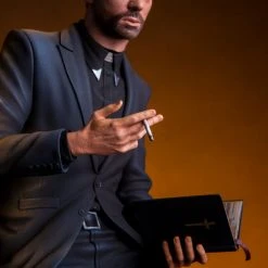 Mondo Toys PREACHER: Jesse Custer Statue