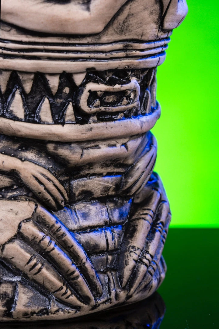 Mondo Tikis Alien Queen Tiki Mug (Xeno Bone Variant) 4 Mondo Tikis Alien Queen Tiki Mug (Xeno Bone Variant)