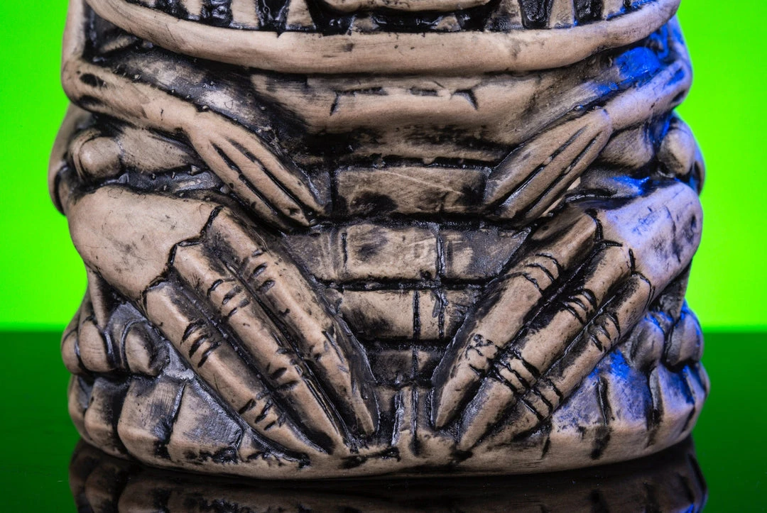Mondo Tikis Alien Queen Tiki Mug (Xeno Bone Variant) 5 Mondo Tikis Alien Queen Tiki Mug (Xeno Bone Variant)