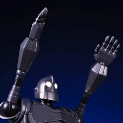 Unbox Industries Iron Giant Soft Vinyl Figure (Mondo Exclusive) Toys
