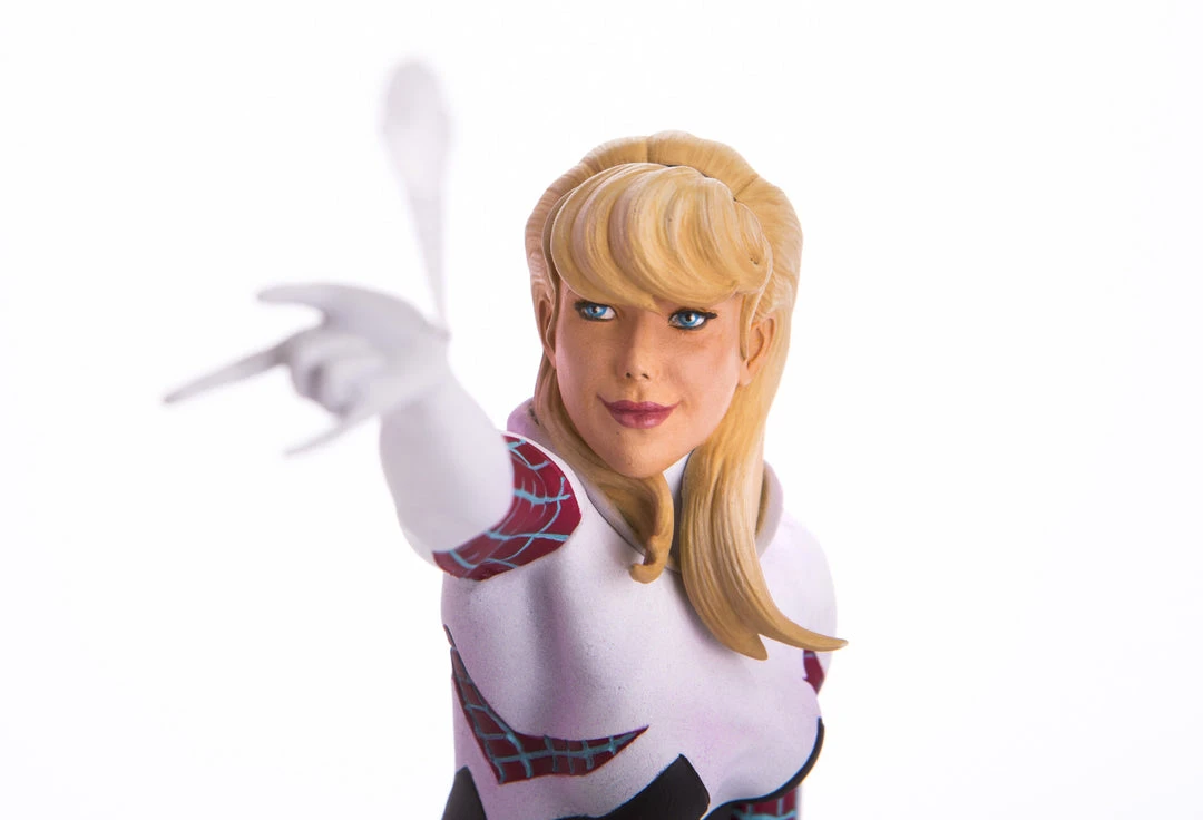Mondo Spider-Man – Spider-Gwen Statue Exclusive Toys 41 Mondo Spider-Man – Spider-Gwen Statue Exclusive Toys