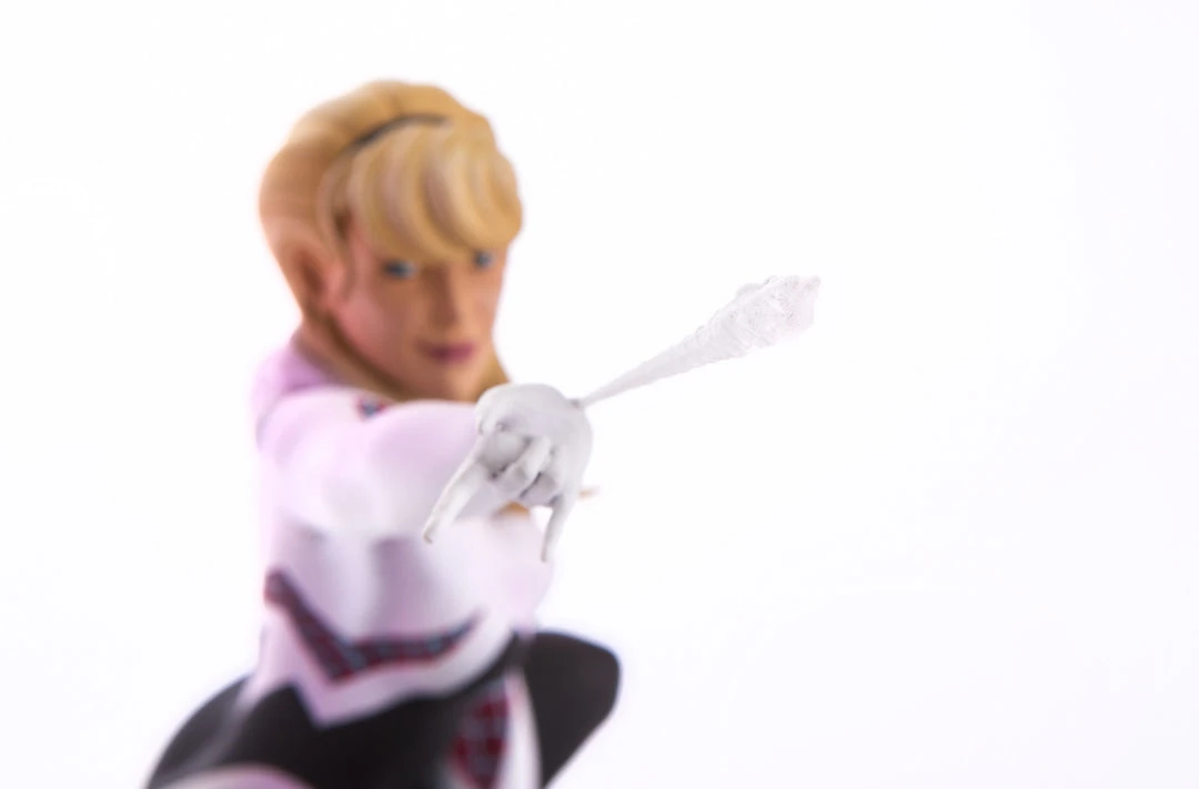 Mondo Spider-Man – Spider-Gwen Statue Exclusive Toys 42 Mondo Spider-Man – Spider-Gwen Statue Exclusive Toys