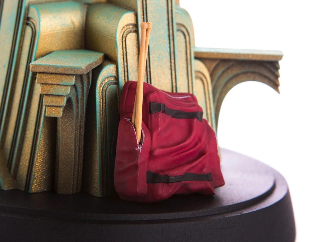 Mondo Spider-Man – Spider-Gwen Statue Exclusive Toys 7 Mondo Spider-Man – Spider-Gwen Statue Exclusive Toys