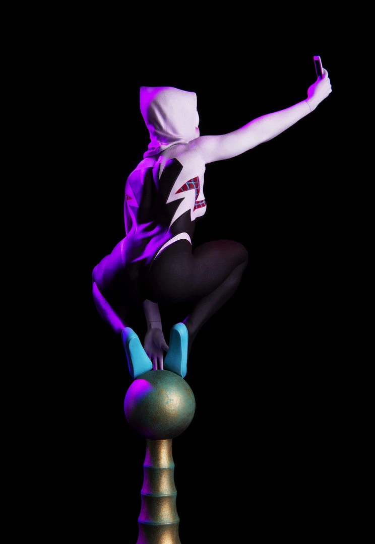 Mondo Spider-Man – Spider-Gwen Statue Exclusive Toys 33 Mondo Spider-Man – Spider-Gwen Statue Exclusive Toys