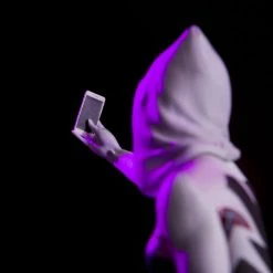 Mondo Spider-Man – Spider-Gwen Statue Exclusive Toys 79 Mondo Spider-Man – Spider-Gwen Statue Exclusive Toys