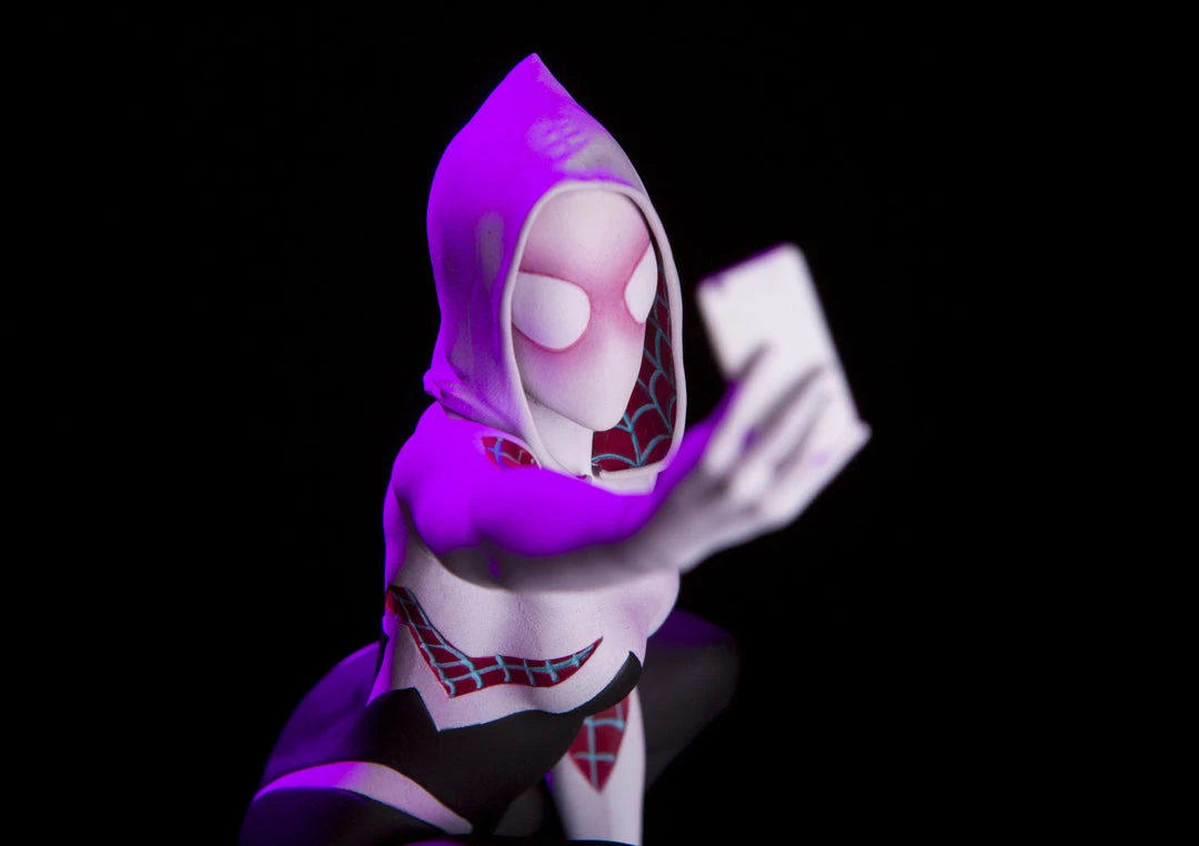 Mondo Spider-Man – Spider-Gwen Statue Exclusive Toys 6 Mondo Spider-Man – Spider-Gwen Statue Exclusive Toys