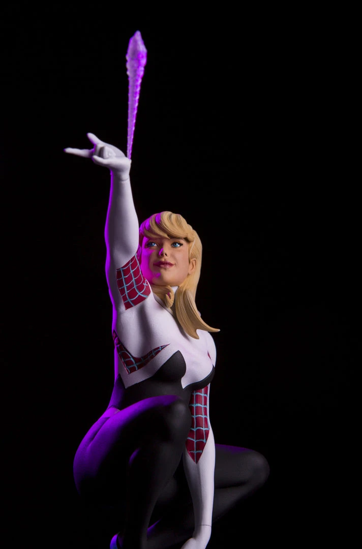 Mondo Spider-Man – Spider-Gwen Statue Exclusive Toys 3 Mondo Spider-Man – Spider-Gwen Statue Exclusive Toys