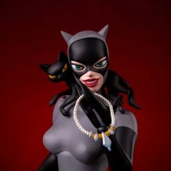 Batman: The Animated Series - Catwoman 1/6 Scale Figure - Mondo Exclusive Toys
